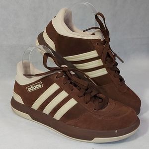 Adidas Club line classic suede tennis shoes 8